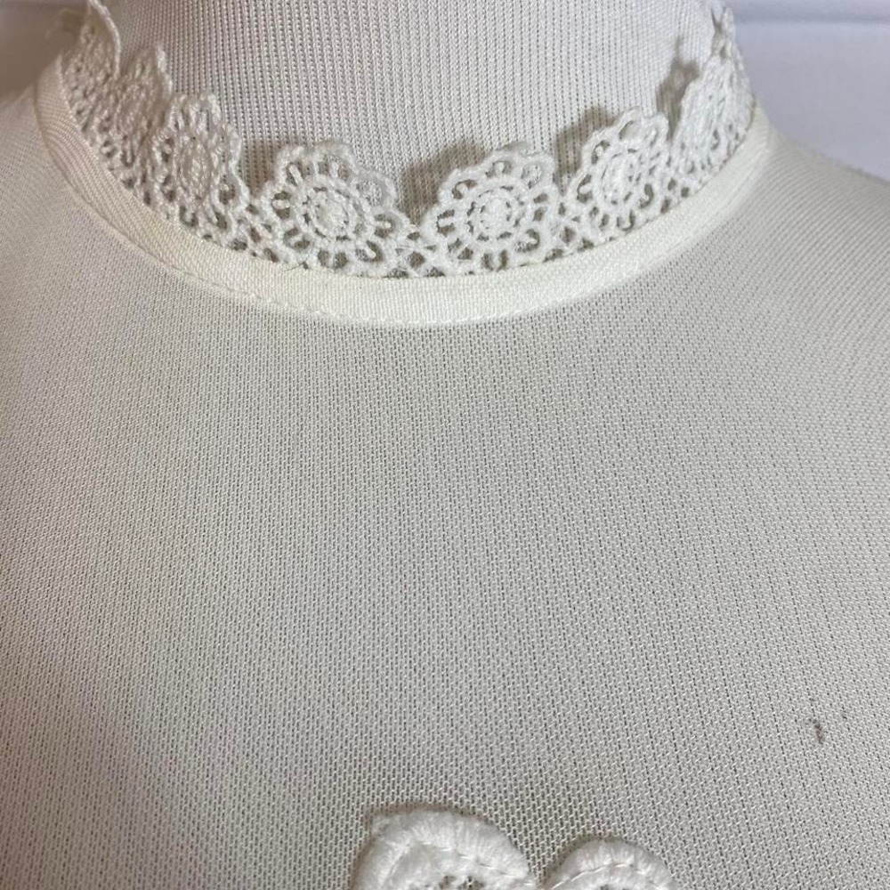 White‎ lace midi dress with short sleeves - Picture 6 of 8